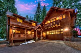 Exquisite Tahoe Donner Home- 4 Suites, Hot Tub, Garage! Ski Lease!